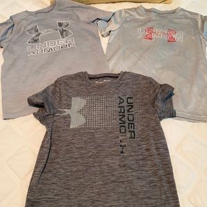 Lot of (3) UnderArmour shirts